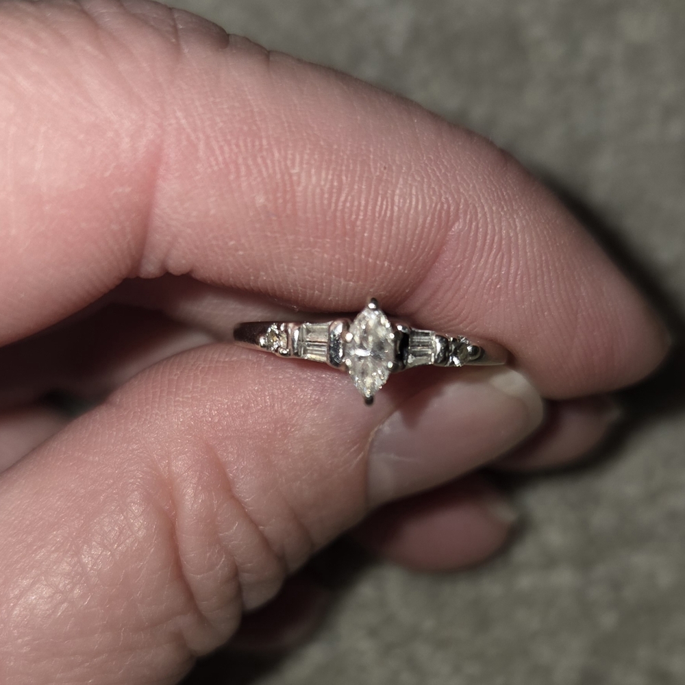 Kay Jewelers Silver Marquise Cut Ring Size 7 - Picture 2 of 5